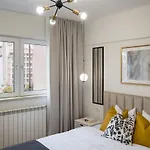Апартаменти Stylish 2br Flat - Calea Victoriei Бухарест